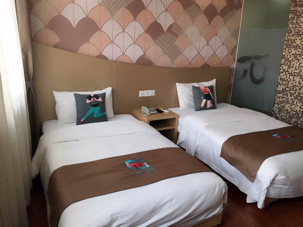 Pai Hotel Yuxi Tonghai Екстер'єр фото