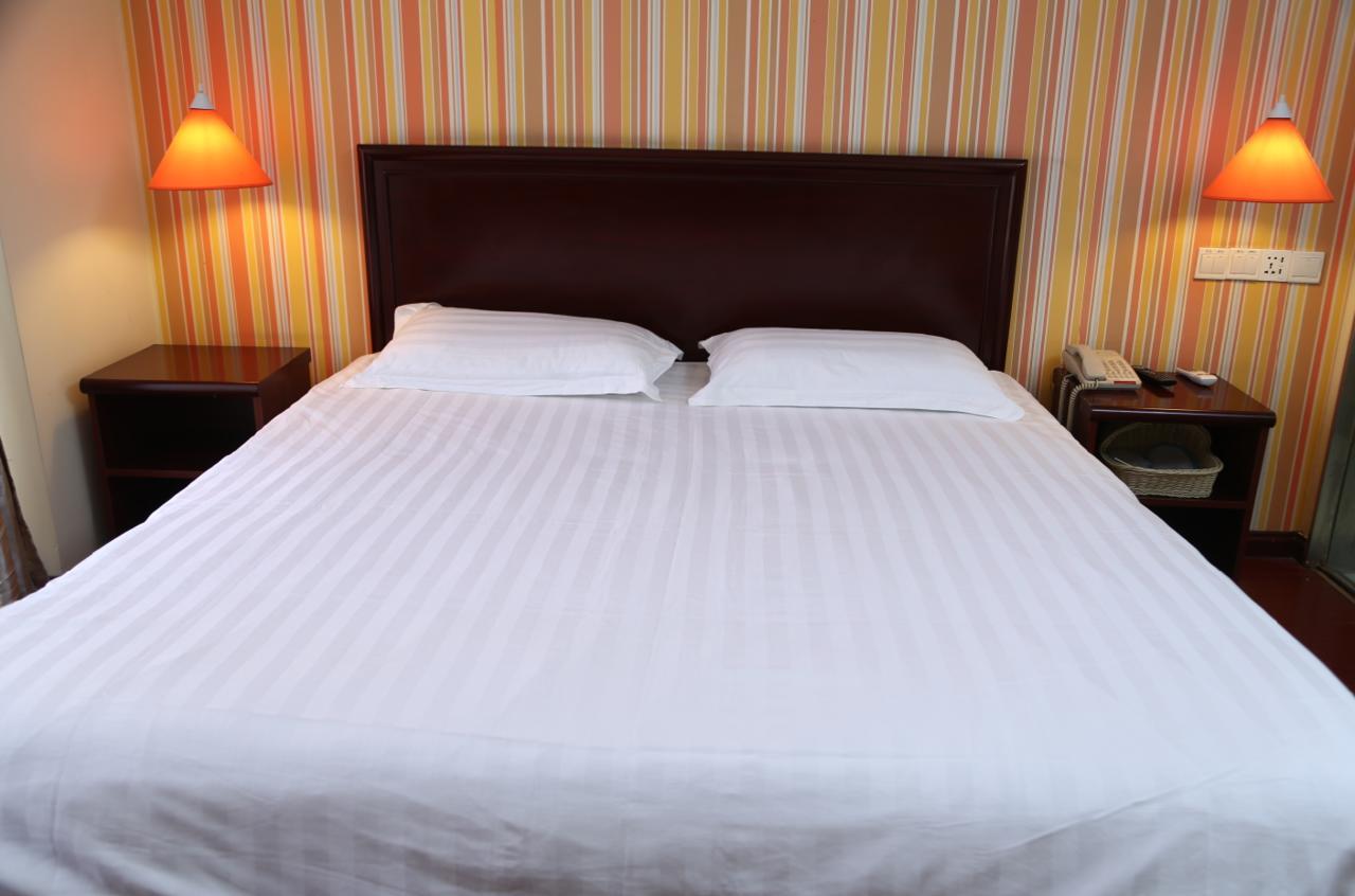 Pai Hotel Yuxi Tonghai Екстер'єр фото